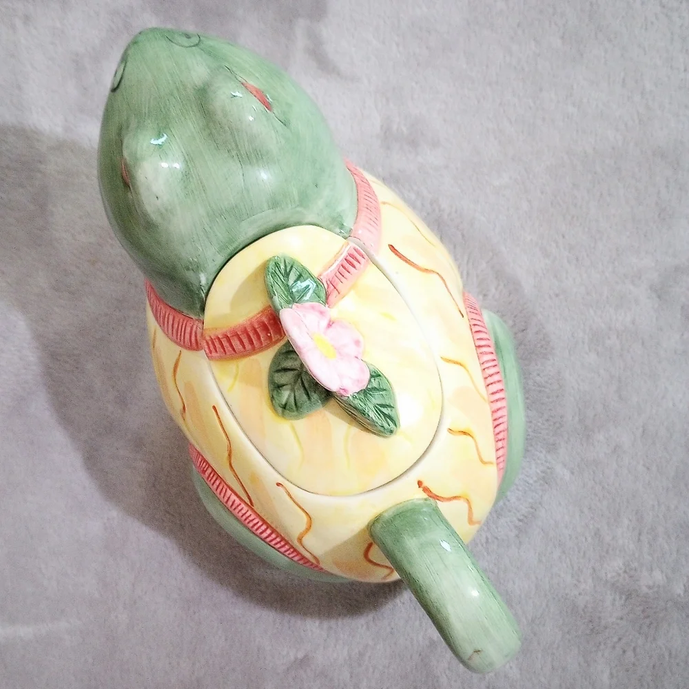 Vintage Mann Ceramic Figural Frog Teapot Frog Theme Amphibian